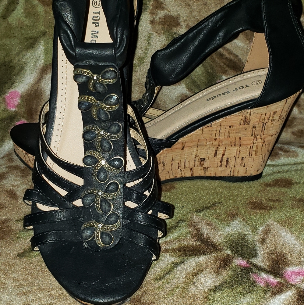 Sandals - Picture 3 of 4